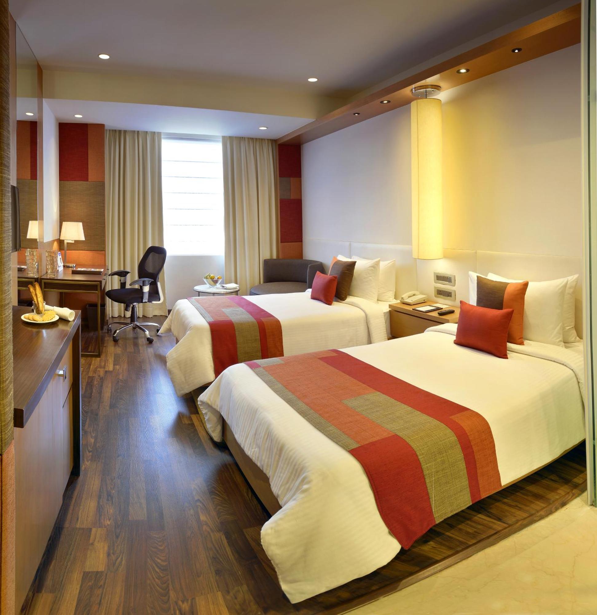 Deventure Sarovar Portico Kapashera, New Delhi Buitenkant foto